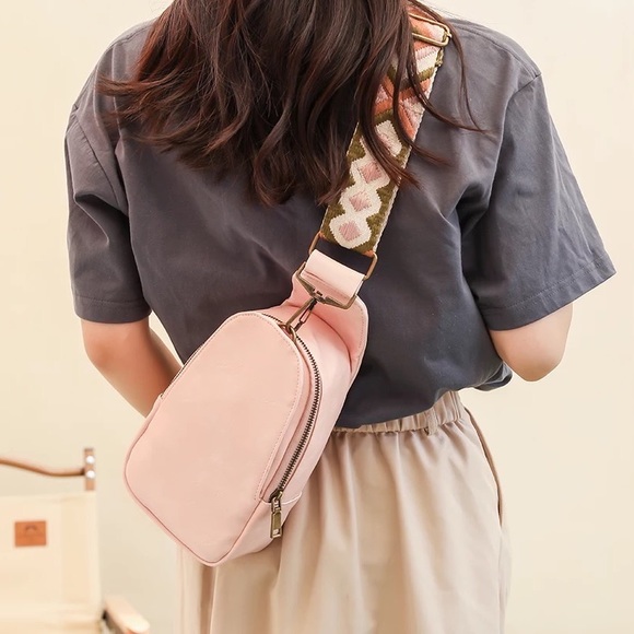 92. LAST 1! CLEARANCE aztec Pink Bohemian Vegan Leather Crossbody Messenger bag - Picture 2 of 2